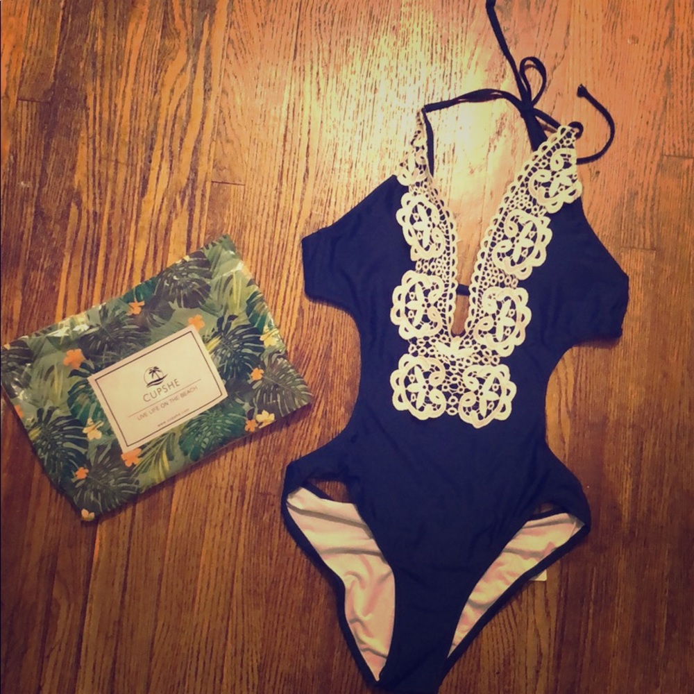 Cupshe one-piece navy swimsuit